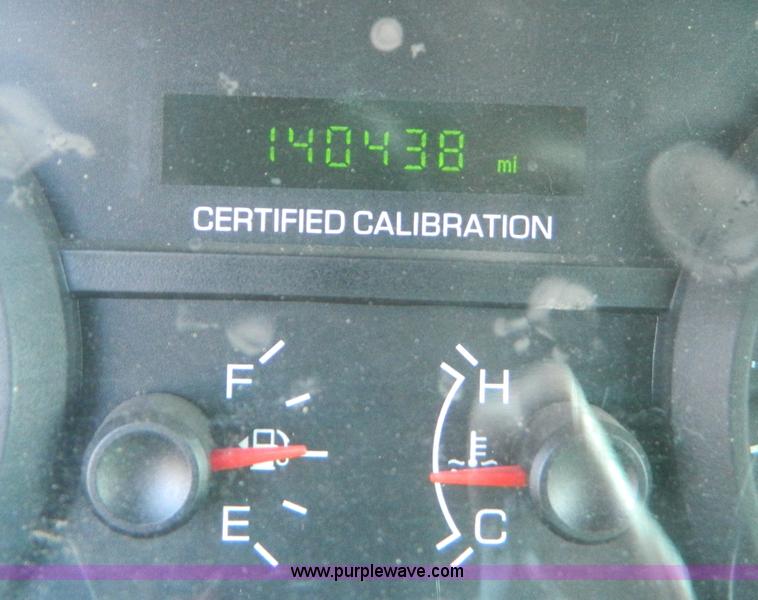 image for item B3555 2006 Ford Crown Victoria  Police Interceptor