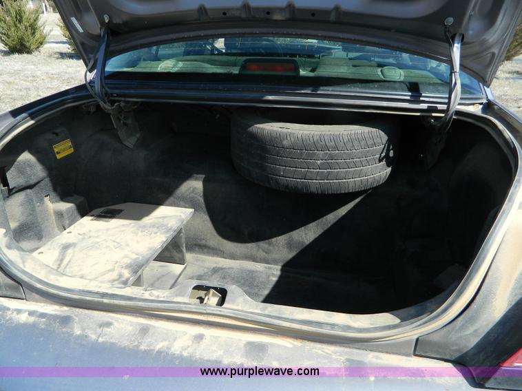 image for item B3555 2006 Ford Crown Victoria  Police Interceptor