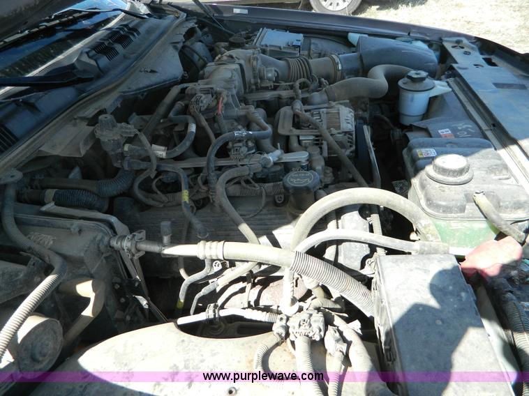 image for item B3555 2006 Ford Crown Victoria  Police Interceptor