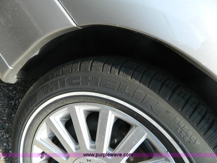 image for item B3570 2003 Lincoln Town Car Signature