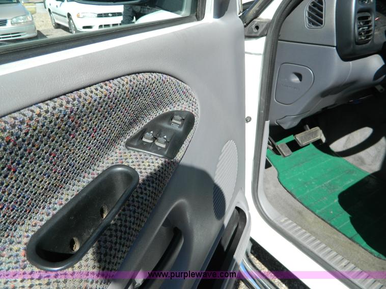 image for item B3577 1999 Dodge Ram 2500 quad cab pickup truck