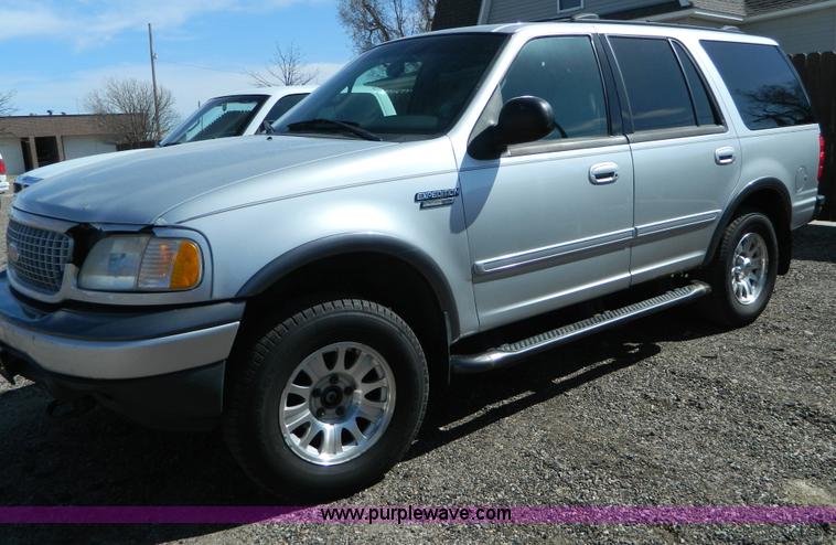 image for item B3578 2001 Ford Expedition XLT SUV