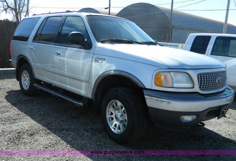image for item B3578 2001 Ford Expedition XLT SUV
