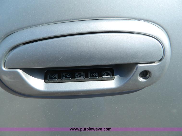 image for item B3578 2001 Ford Expedition XLT SUV