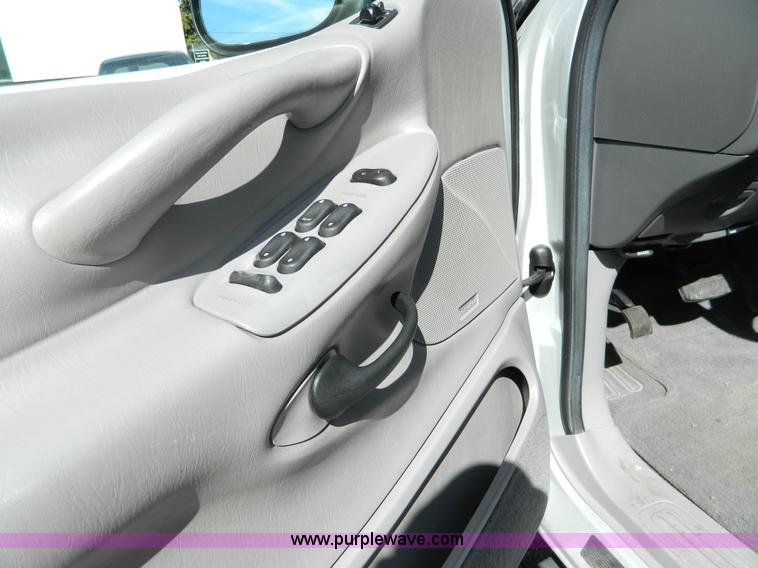 image for item B3578 2001 Ford Expedition XLT SUV