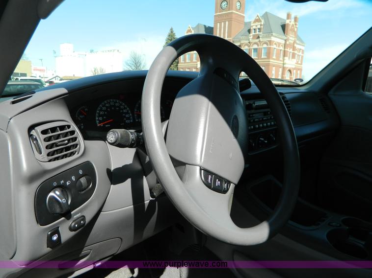 image for item B3578 2001 Ford Expedition XLT SUV