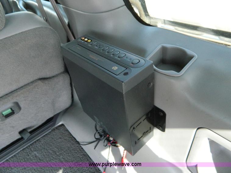 image for item B3578 2001 Ford Expedition XLT SUV