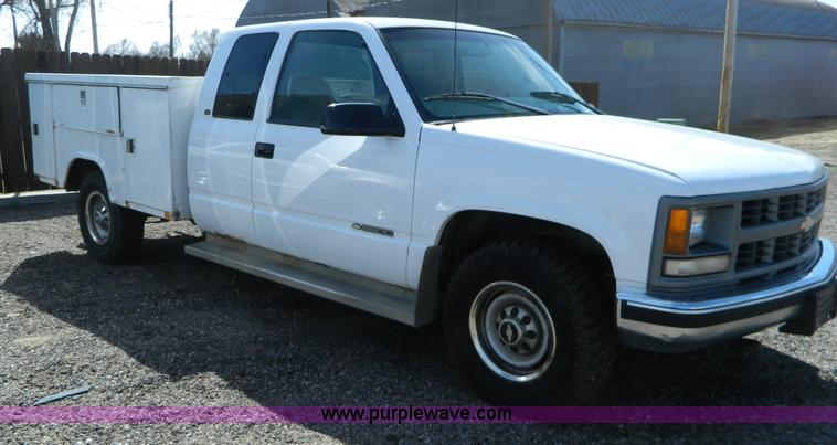 image for item B3580 1998 Chevrolet 2500 extended cab pickup truck