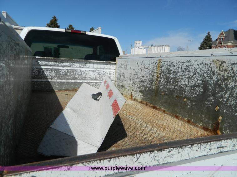 image for item B3580 1998 Chevrolet 2500 extended cab pickup truck