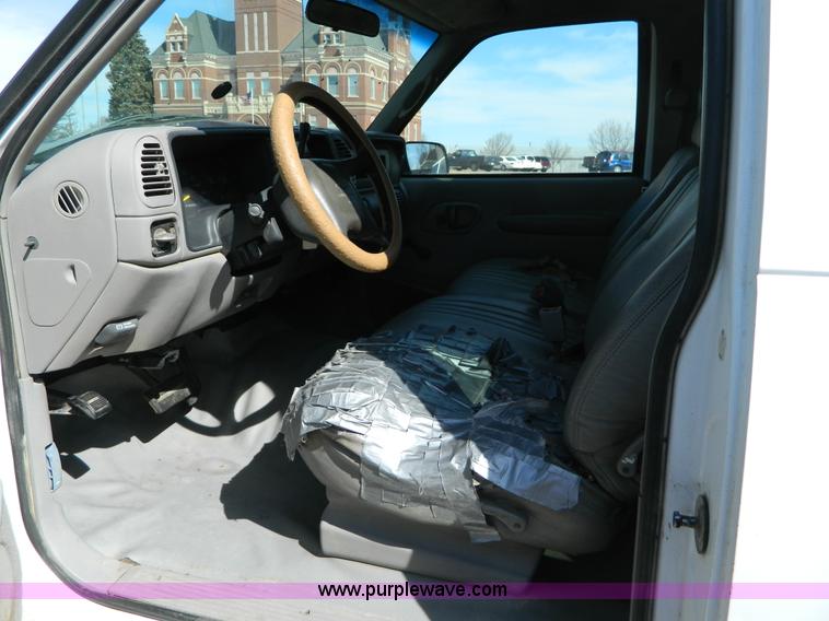 image for item B3580 1998 Chevrolet 2500 extended cab pickup truck