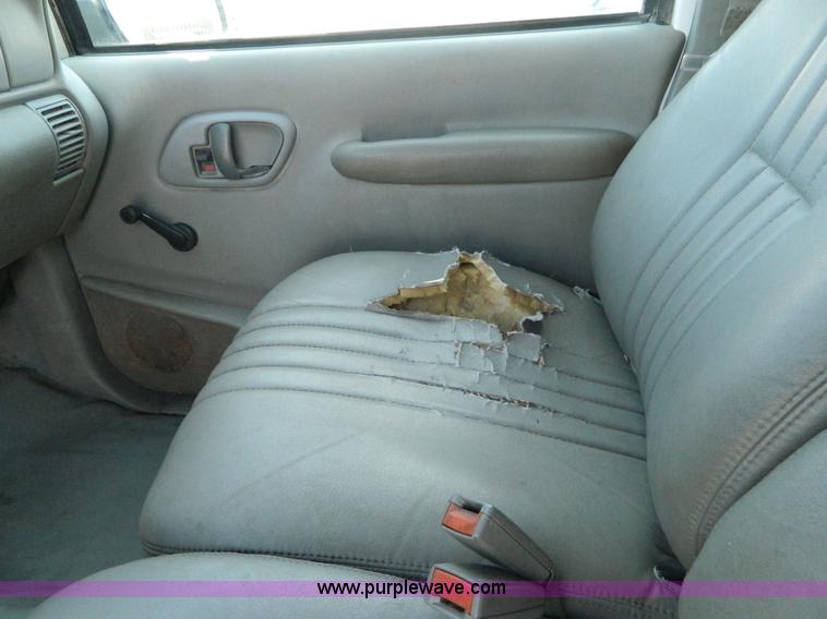 image for item B3580 1998 Chevrolet 2500 extended cab pickup truck