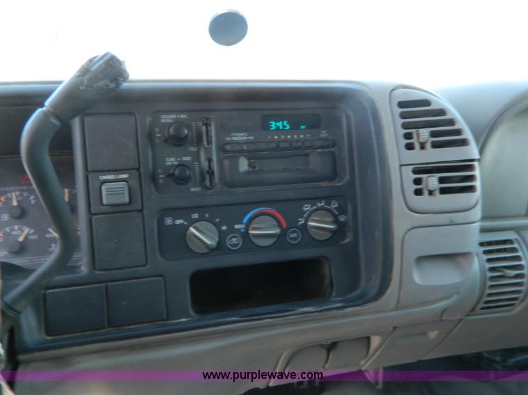 image for item B3580 1998 Chevrolet 2500 extended cab pickup truck