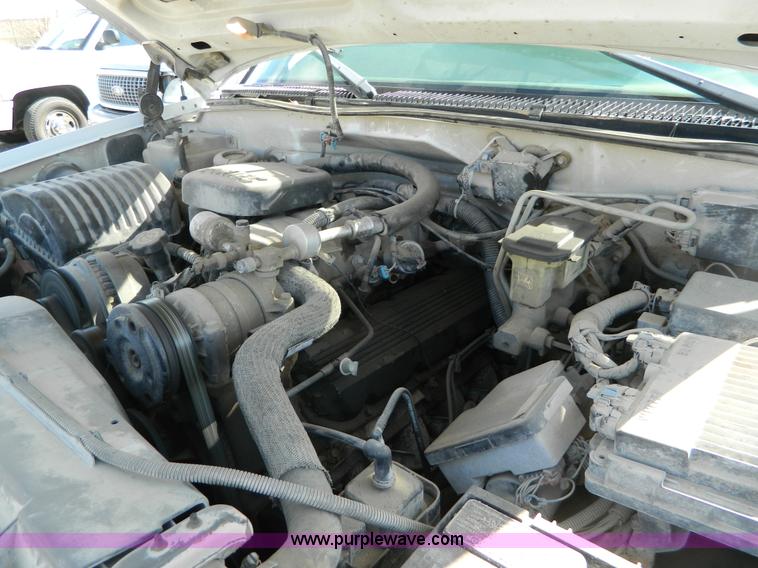 image for item B3580 1998 Chevrolet 2500 extended cab pickup truck