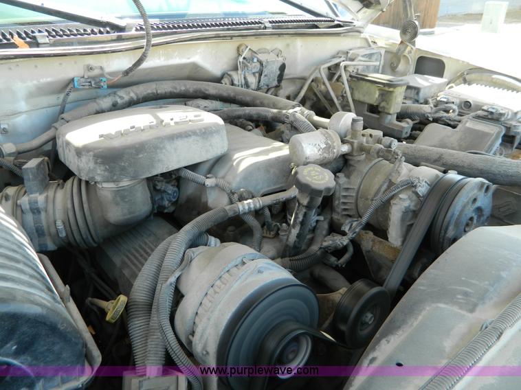 image for item B3580 1998 Chevrolet 2500 extended cab pickup truck