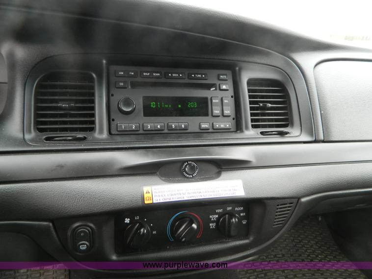 image for item B3595 2007 Ford Crown Victoria Police Interceptor