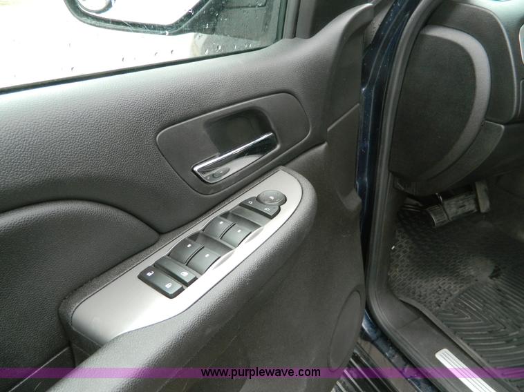 image for item B3596 2008 Chevrolet Tahoe LS SUV