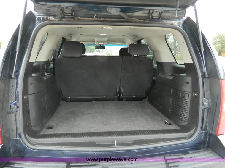 image for item B3596 2008 Chevrolet Tahoe LS SUV