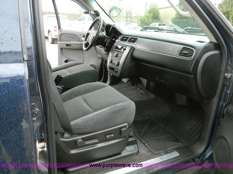 image for item B3596 2008 Chevrolet Tahoe LS SUV
