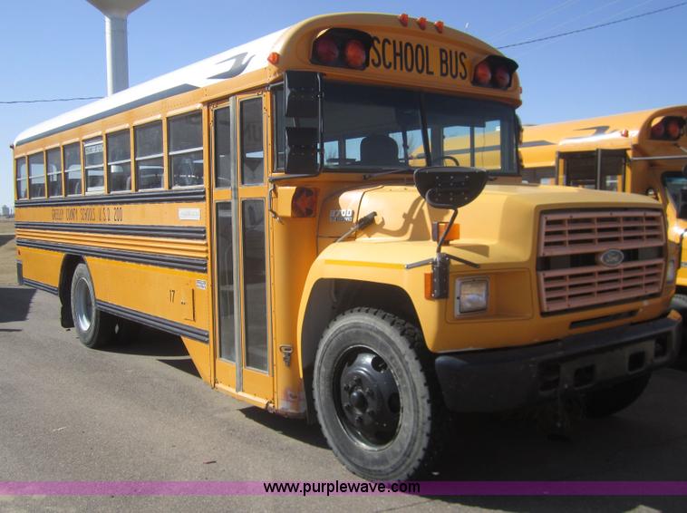 image for item B5706 1994 Ford Bluebird B700 school bus