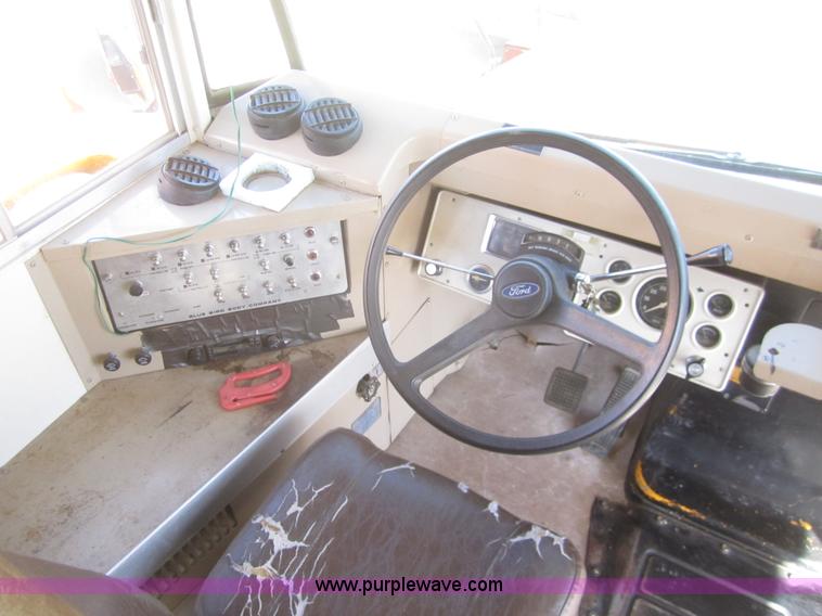 image for item B5706 1994 Ford Bluebird B700 school bus