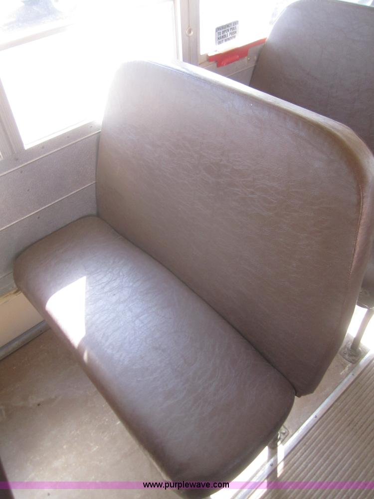 image for item B5706 1994 Ford Bluebird B700 school bus