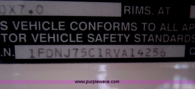 image for item B5706 1994 Ford Bluebird B700 school bus