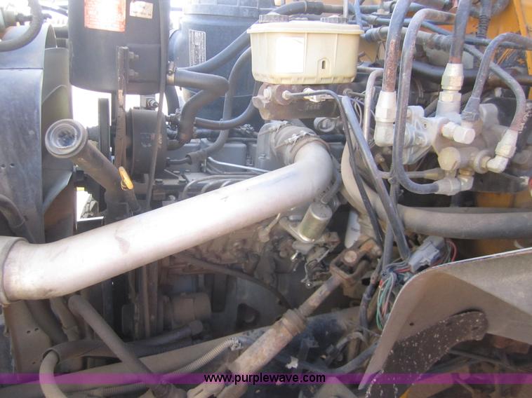 image for item B5706 1994 Ford Bluebird B700 school bus