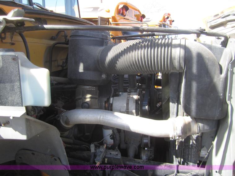 image for item B5706 1994 Ford Bluebird B700 school bus