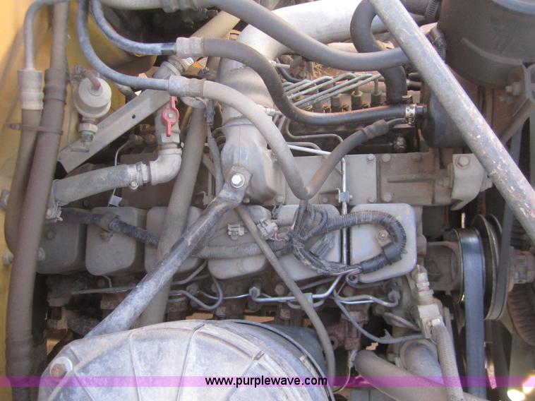 image for item B5706 1994 Ford Bluebird B700 school bus