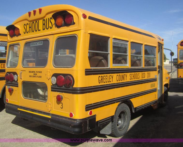 image for item B5707 1995 Chevrolet Bluebird G30 school bus