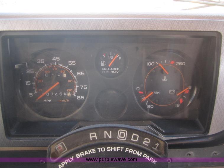 image for item B5707 1995 Chevrolet Bluebird G30 school bus