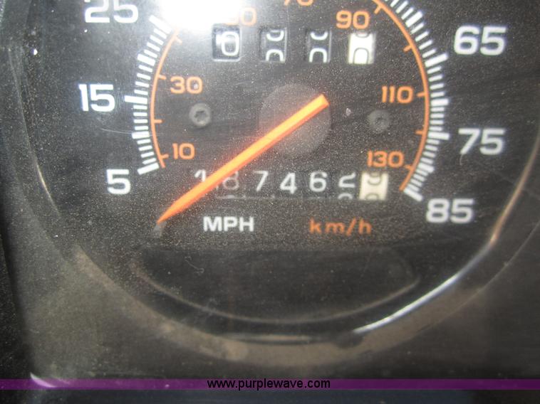 image for item B5707 1995 Chevrolet Bluebird G30 school bus