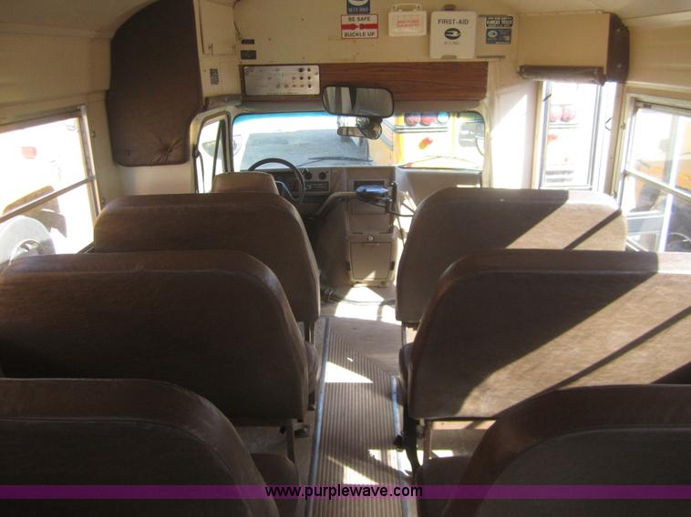 image for item B5707 1995 Chevrolet Bluebird G30 school bus