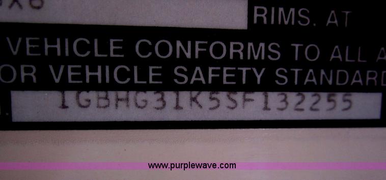 image for item B5707 1995 Chevrolet Bluebird G30 school bus