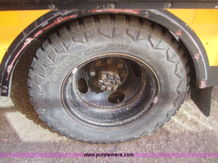 image for item B5707 1995 Chevrolet Bluebird G30 school bus