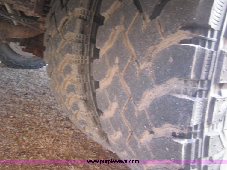 image for item B5707 1995 Chevrolet Bluebird G30 school bus