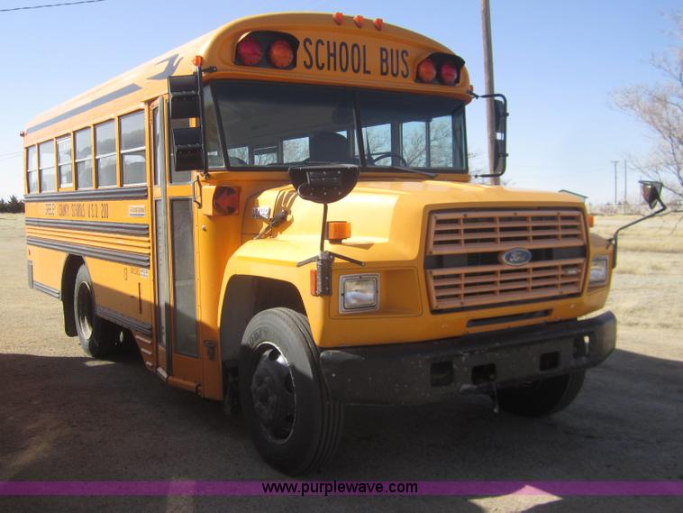 image for item B5708 1993 Ford Bluebird B700 school bus