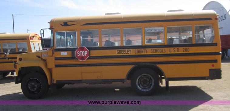 image for item B5708 1993 Ford Bluebird B700 school bus