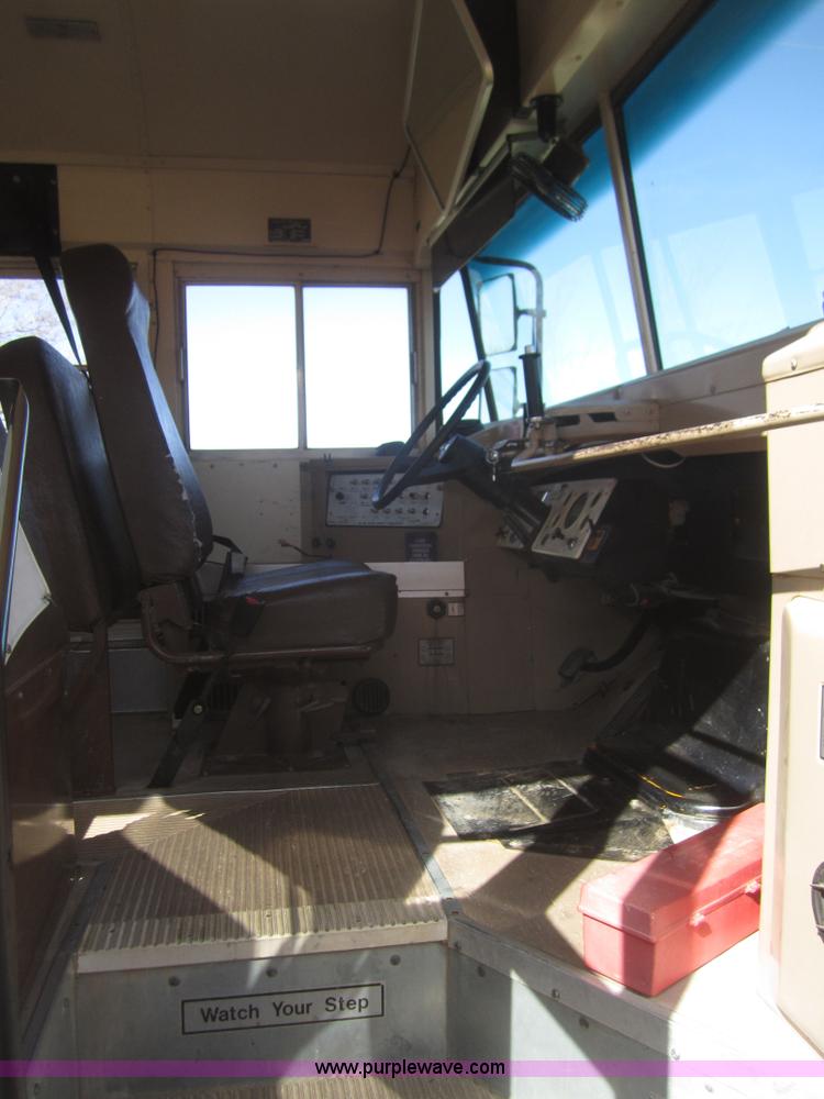 image for item B5708 1993 Ford Bluebird B700 school bus