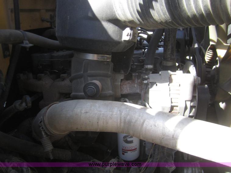 image for item B5708 1993 Ford Bluebird B700 school bus