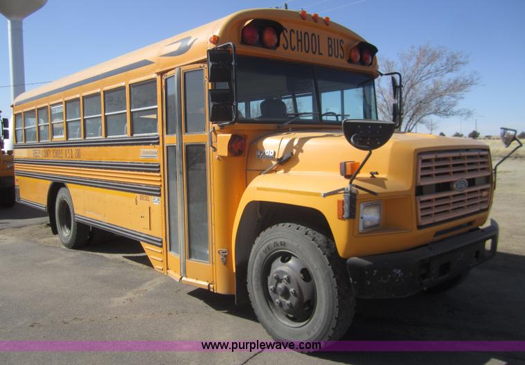 image for item B5709 1993 Ford Bluebird B700 school bus
