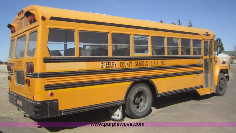 image for item B5709 1993 Ford Bluebird B700 school bus