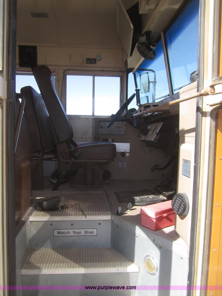 image for item B5709 1993 Ford Bluebird B700 school bus