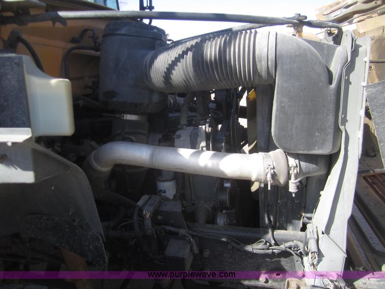 image for item B5709 1993 Ford Bluebird B700 school bus