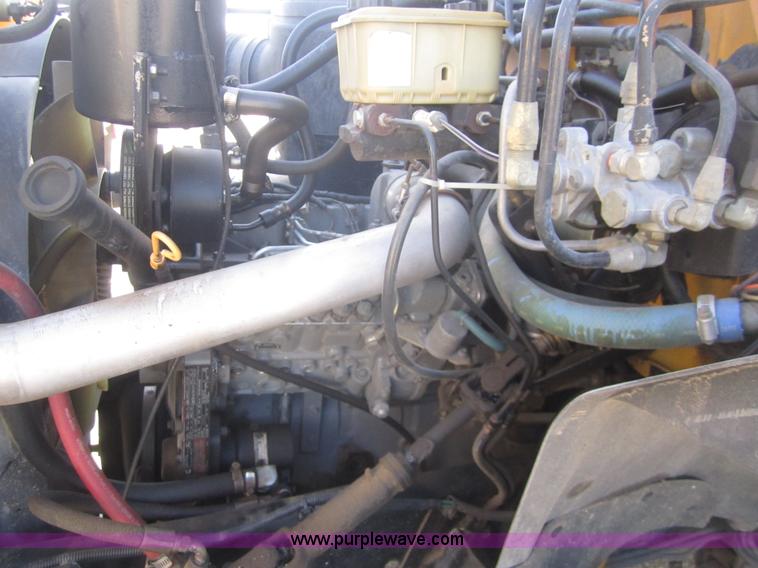 image for item B5709 1993 Ford Bluebird B700 school bus