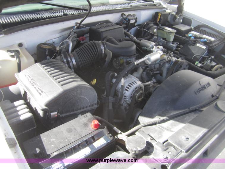 image for item B5710 1999 Chevrolet Suburban 1500 SUV