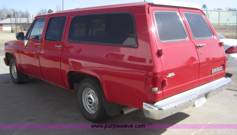 image for item B5711 1991 Chevrolet Suburban 1500 SUV