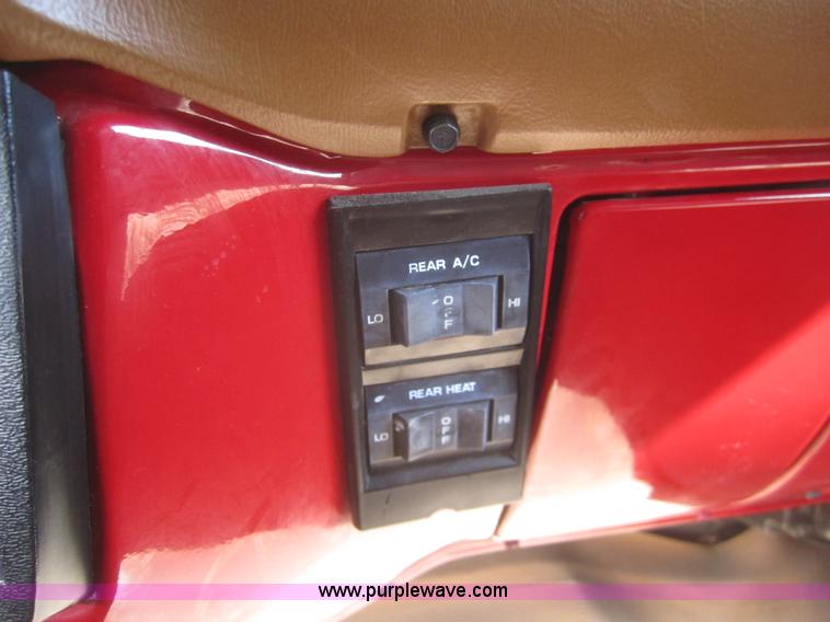 image for item B5711 1991 Chevrolet Suburban 1500 SUV