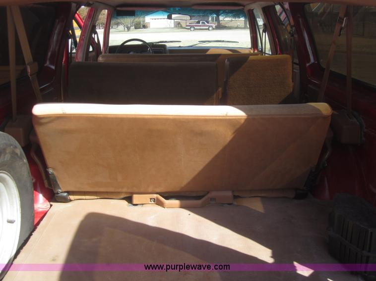 image for item B5711 1991 Chevrolet Suburban 1500 SUV