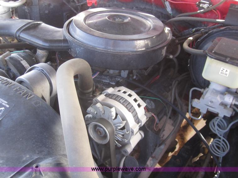 image for item B5711 1991 Chevrolet Suburban 1500 SUV